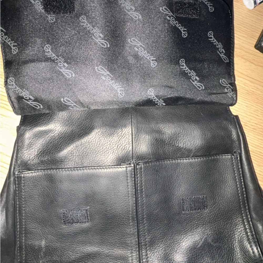 Fossil Black Leather Crossbody Messenger Bag 🖤 Adjustable Strap – Authentic - Picture 5 of 7